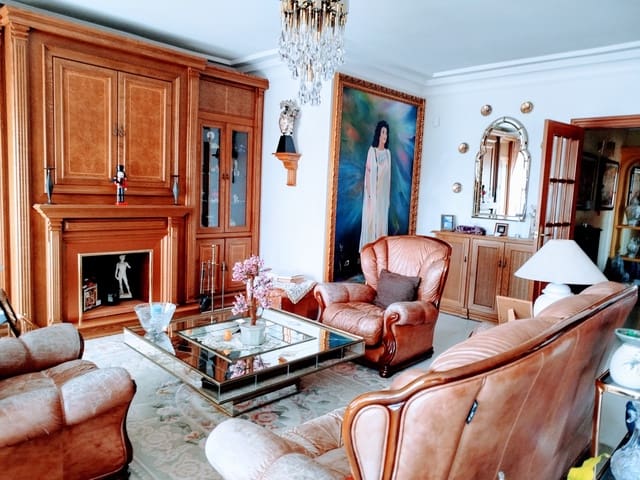 4 slaapkamer Appartement te koop in Hellín met garage - € 290.000 (Ref: 8231438)