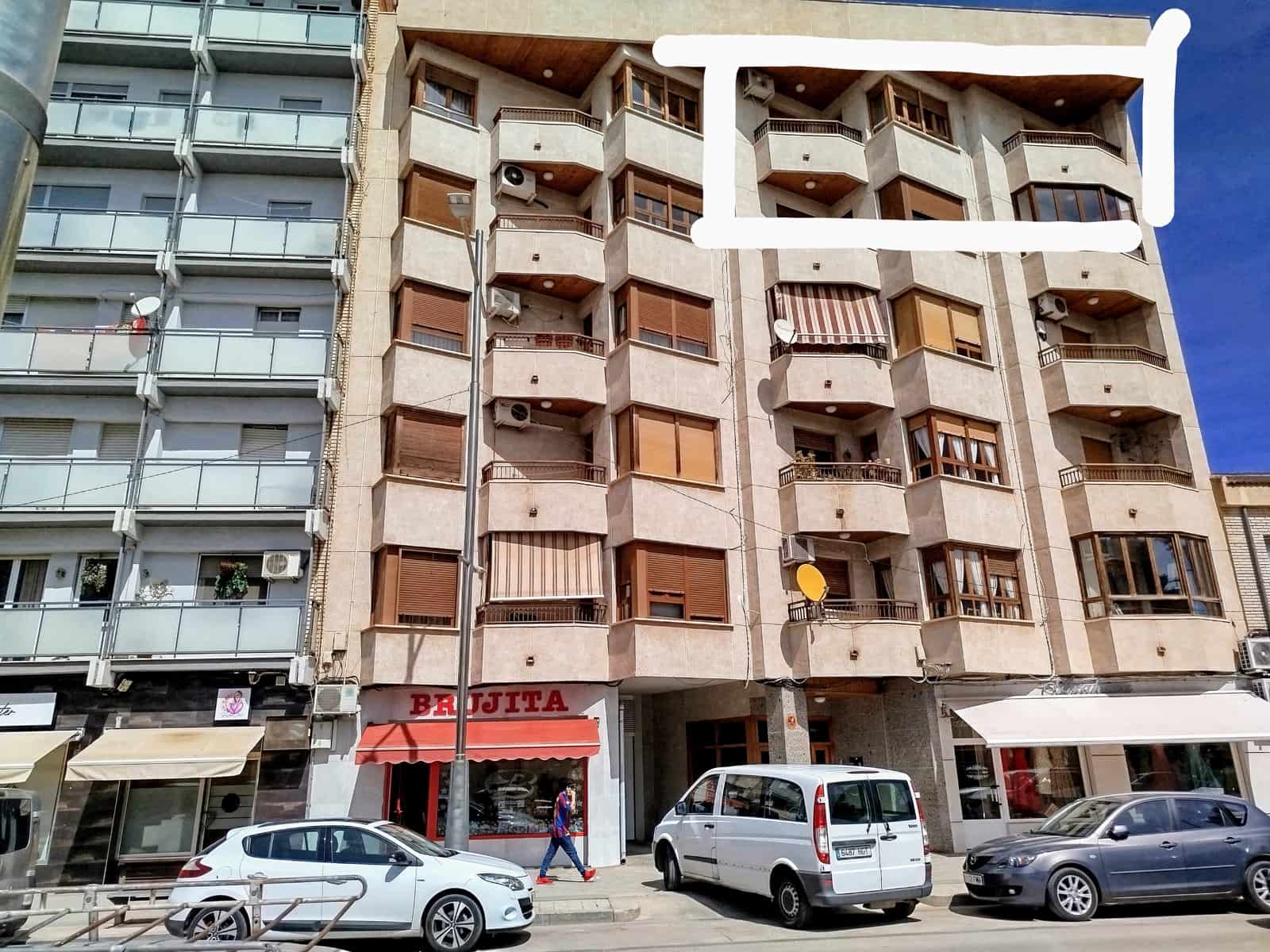 4 soveværelse Lejlighed til salg i Hellin med garage - € 290.000 (Ref: 8231438)