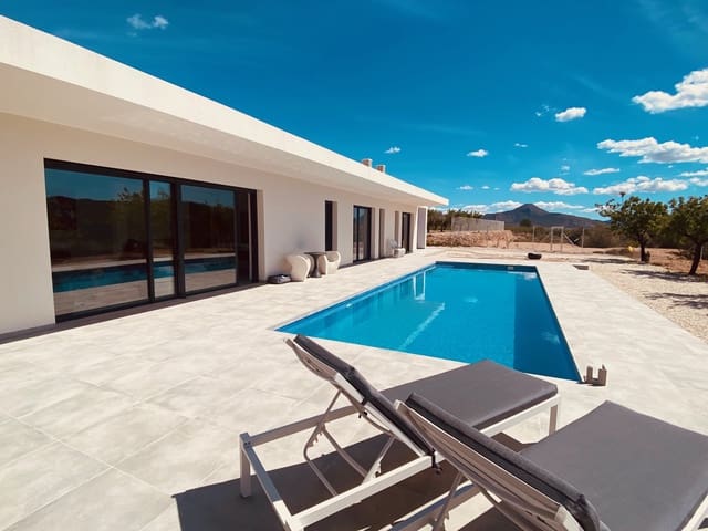 Villa for sale in Macisvenda, Abanilla with pool - € 259,950 (Ref: 8997611)