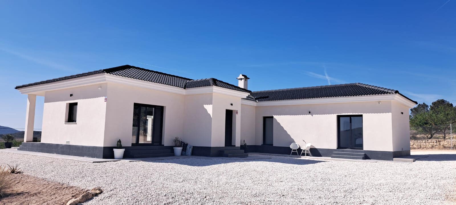 4 bedroom Villa for sale in Pinoso with pool - € 549,000 (Ref: 9013240)