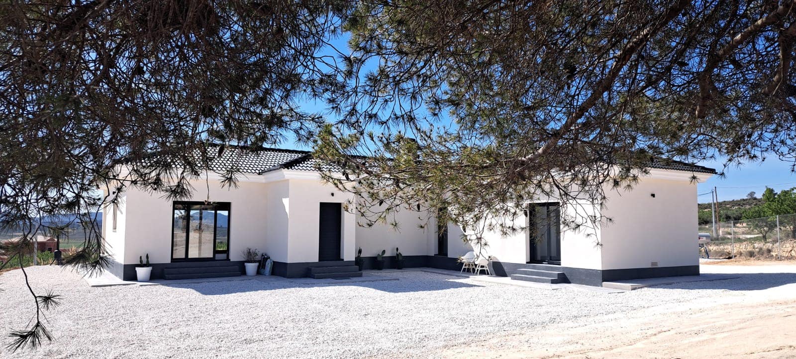 4 bedroom Villa for sale in Pinoso with pool - € 549,000 (Ref: 9013240)