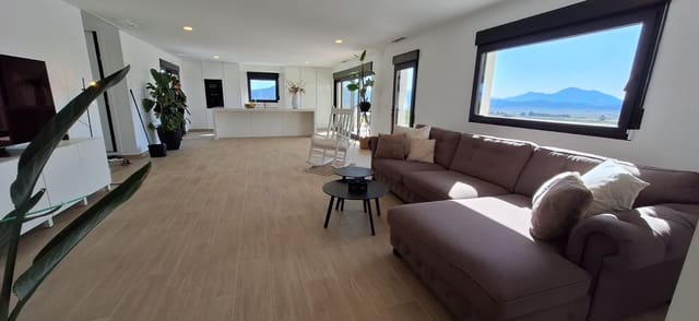 4 slaapkamer Villa te koop in Pinoso met zwembad - € 549.000 (Ref: 9013240)