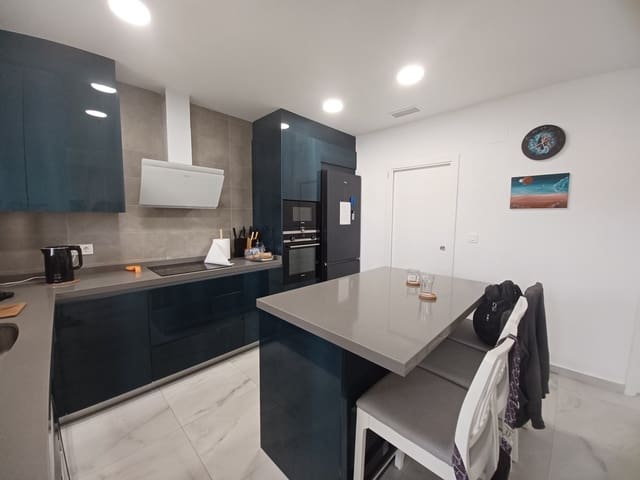 6 bedroom Villa for sale in Pinoso with pool garage - € 699,000 (Ref: 9072885)