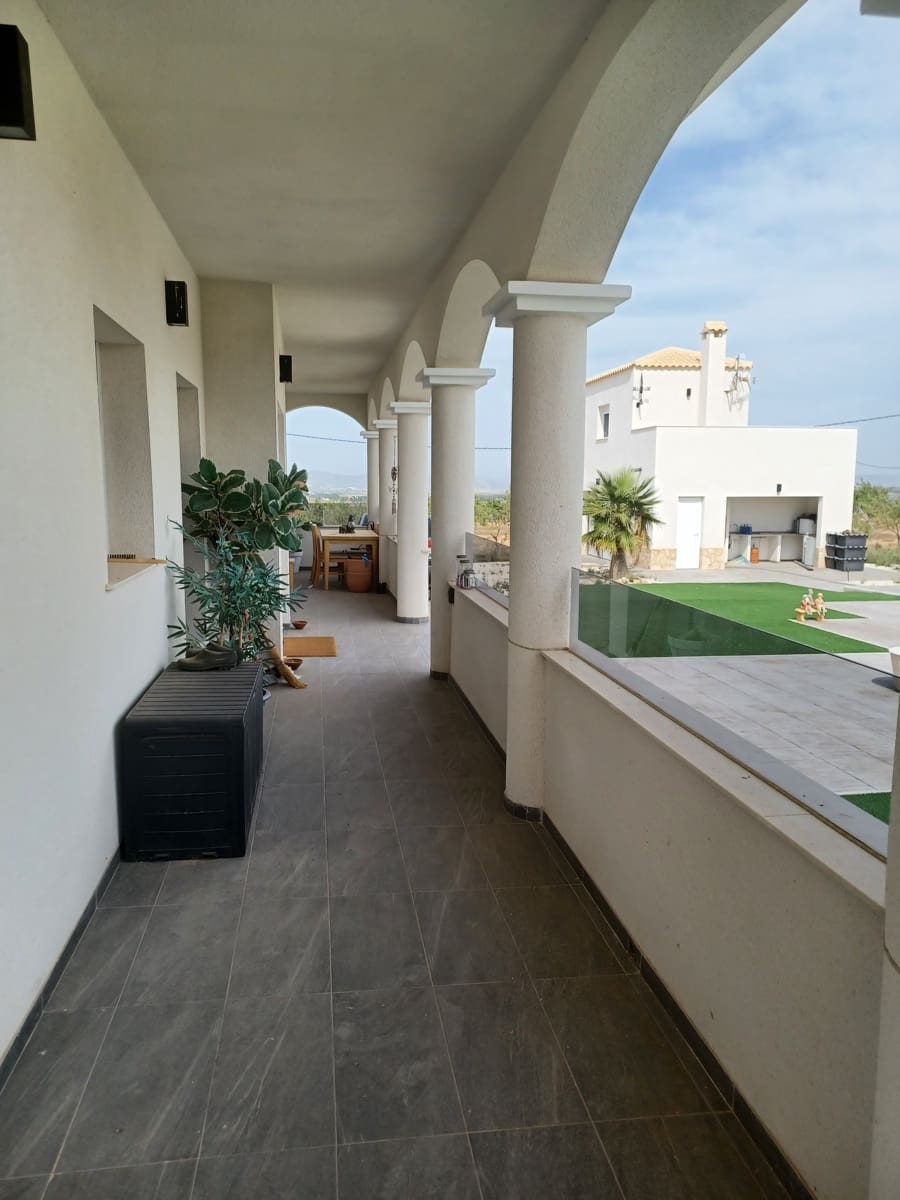 6 bedroom Villa for sale in Pinoso with pool garage - € 699,000 (Ref: 9072885)