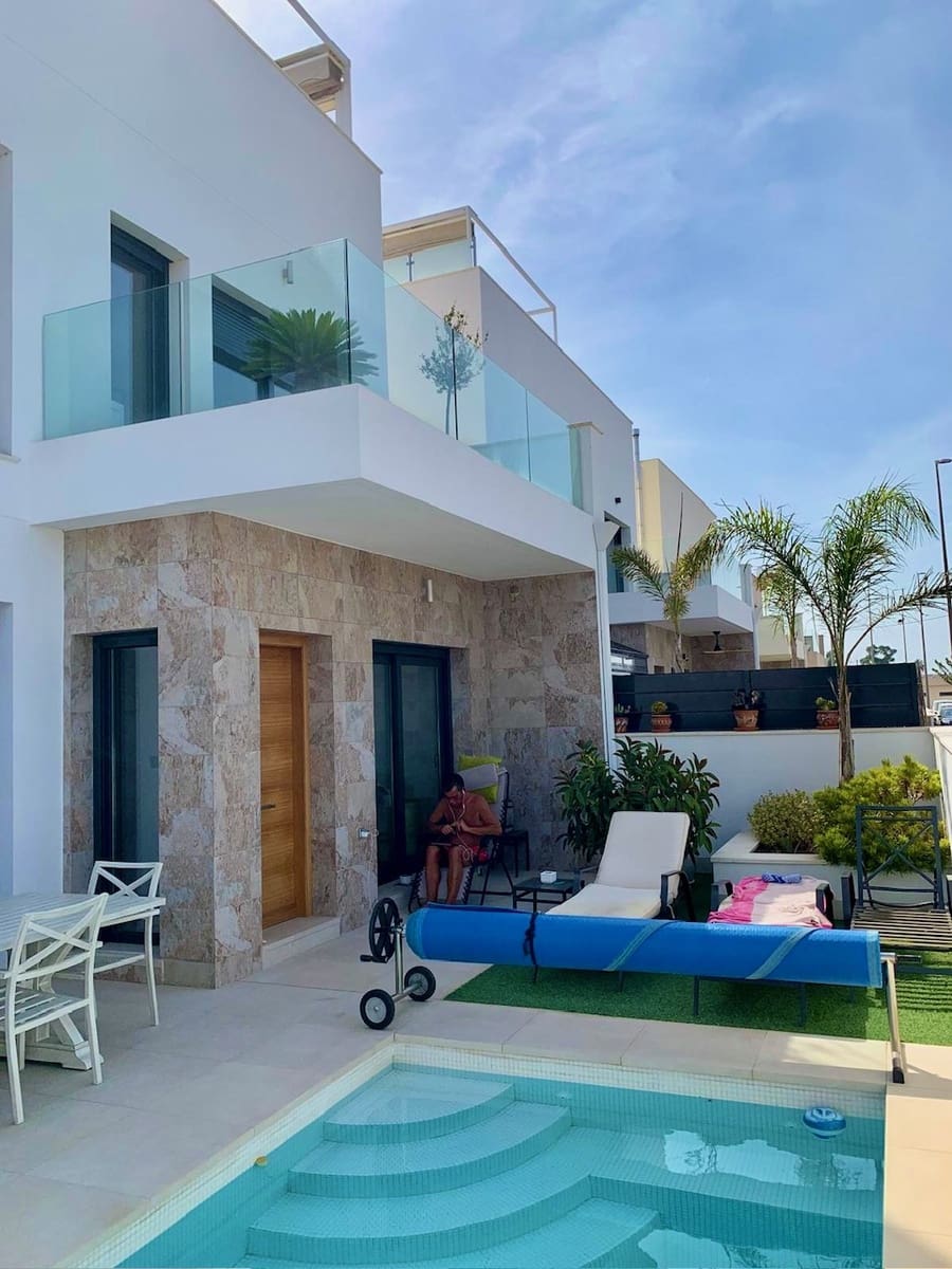 3 soverom Villa til salgs i Daya Vieja med svømmebasseng garasje - € 399 000 (Ref: 9181509)