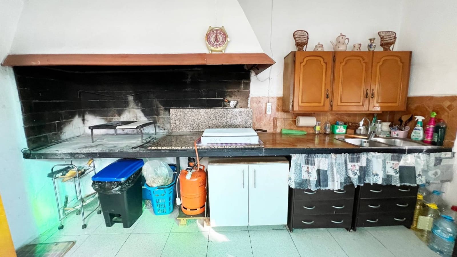 4 soveværelse Finca/Landehus til salg i La Romana med swimmingpool garage - € 320.000 (Ref: 9261958)