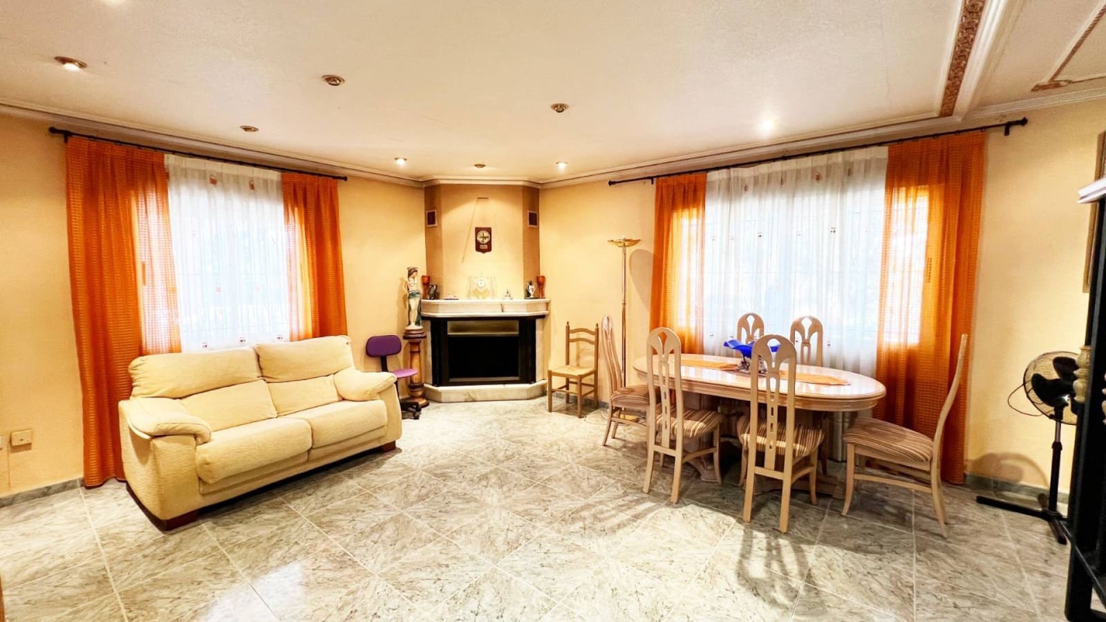 4 soveværelse Finca/Landehus til salg i La Romana med swimmingpool garage - € 320.000 (Ref: 9261958)