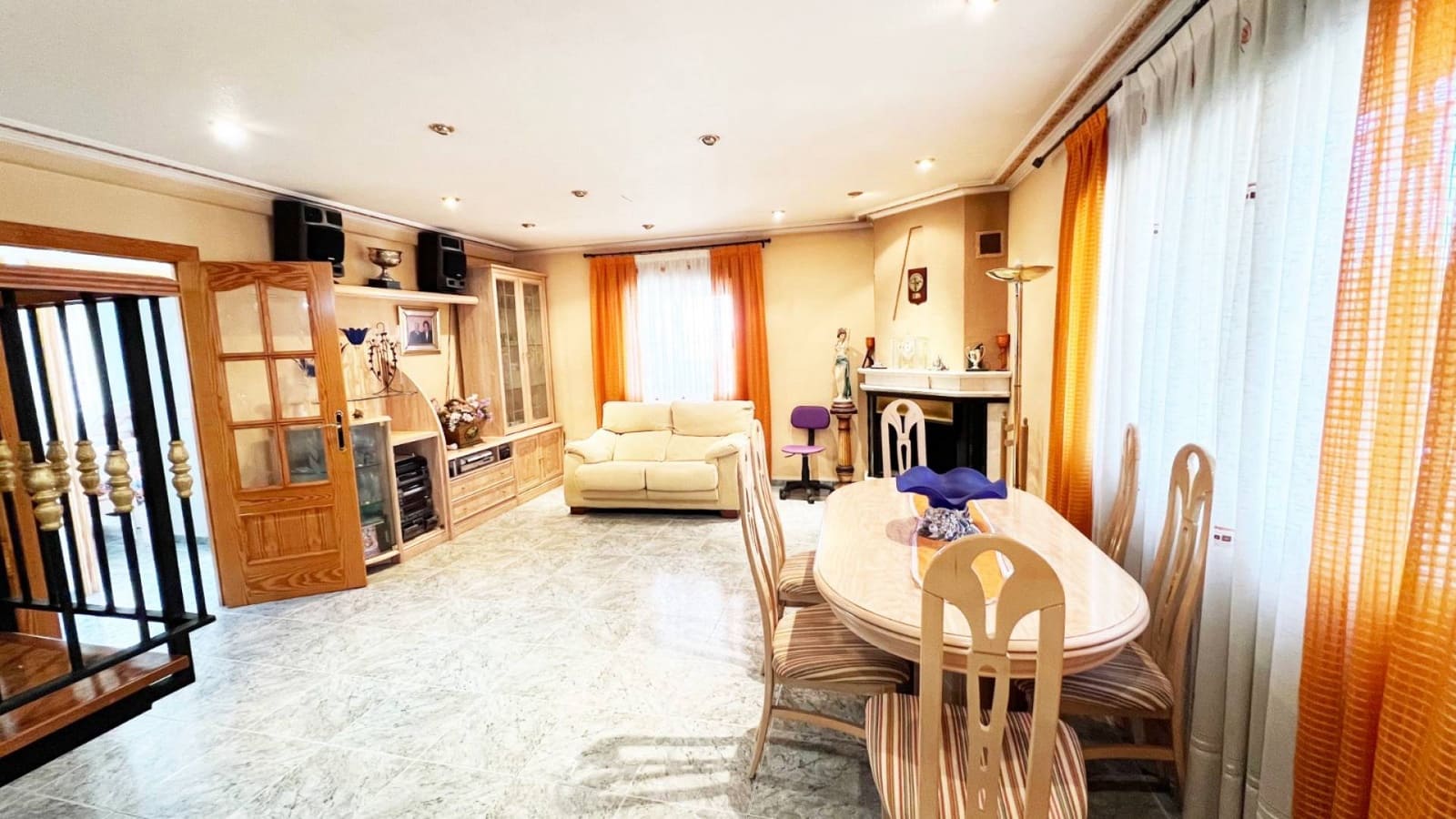 4 soveværelse Finca/Landehus til salg i La Romana med swimmingpool garage - € 320.000 (Ref: 9261958)