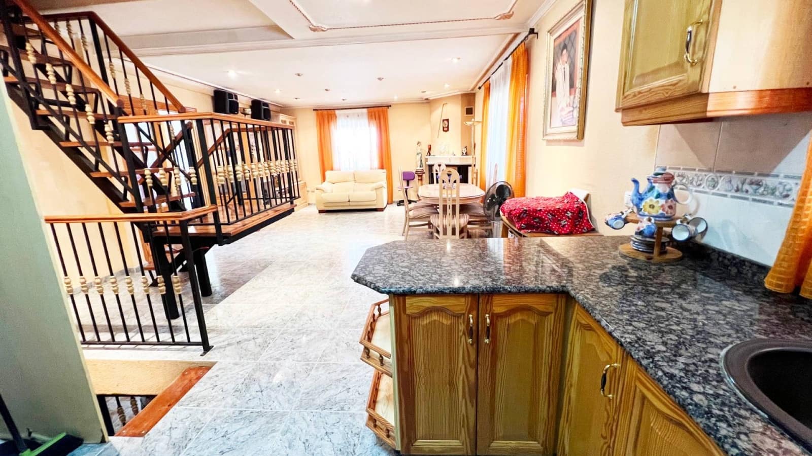 4 soveværelse Finca/Landehus til salg i La Romana med swimmingpool garage - € 320.000 (Ref: 9261958)