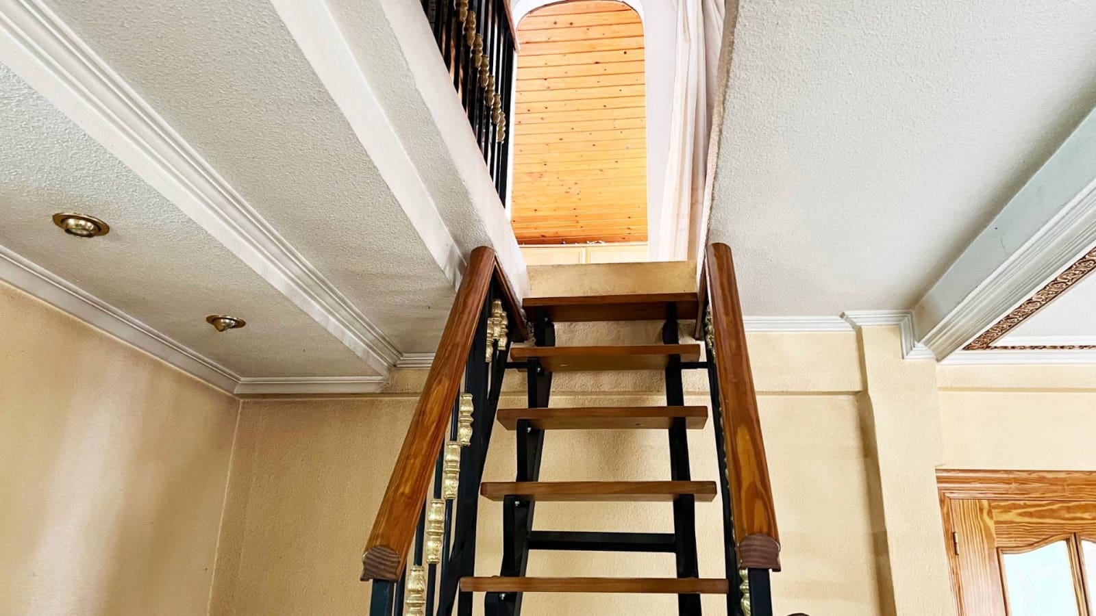 4 soveværelse Finca/Landehus til salg i La Romana med swimmingpool garage - € 320.000 (Ref: 9261958)