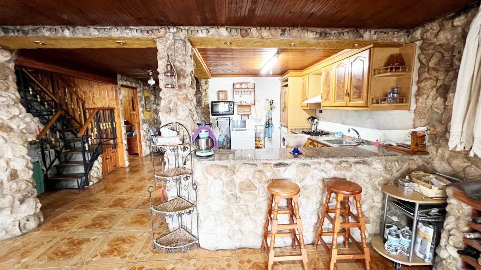 4 soveværelse Finca/Landehus til salg i La Romana med swimmingpool garage - € 320.000 (Ref: 9261958)