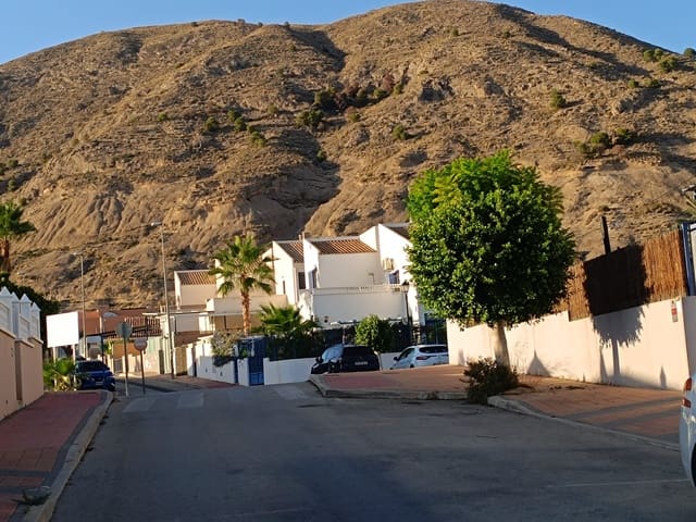 3 sypialnia Dom szeregowy na sprzedaż w Fortuna z basenem garażem - 159 950 € (Ref: 9263154)