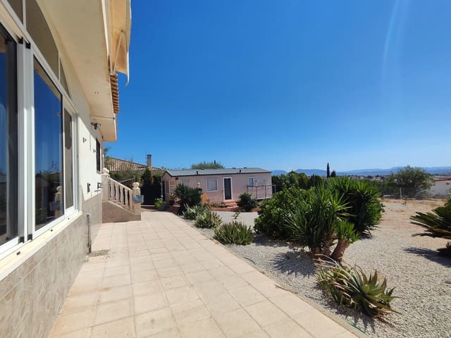 4 bedroom Townhouse for sale in Fortuna with pool garage - € 260,000 (Ref: 9306401)