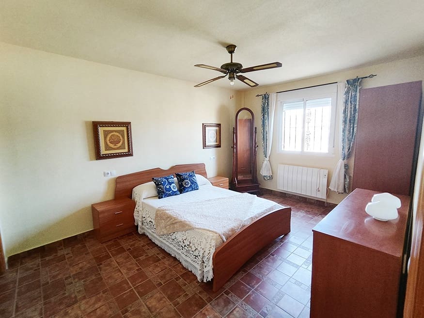 3 bedroom Townhouse for sale in Fortuna with garage - € 235,000 (Ref: 9376890)