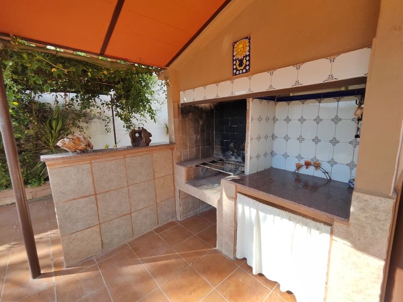 3 bedroom Villa for sale in Fortuna with pool garage - € 230,000 (Ref: 9394243)