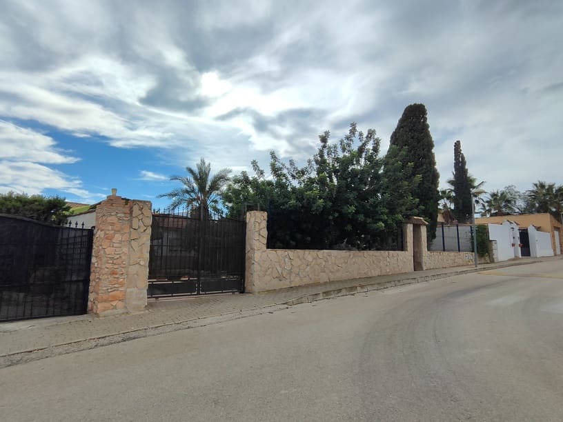 3 bedroom Villa for sale in Fortuna with pool garage - € 230,000 (Ref: 9394243)