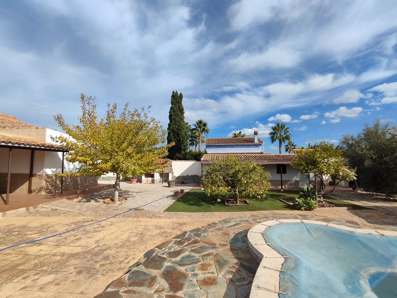 3 bedroom Villa for sale in Fortuna with pool garage - € 230,000 (Ref: 9394243)