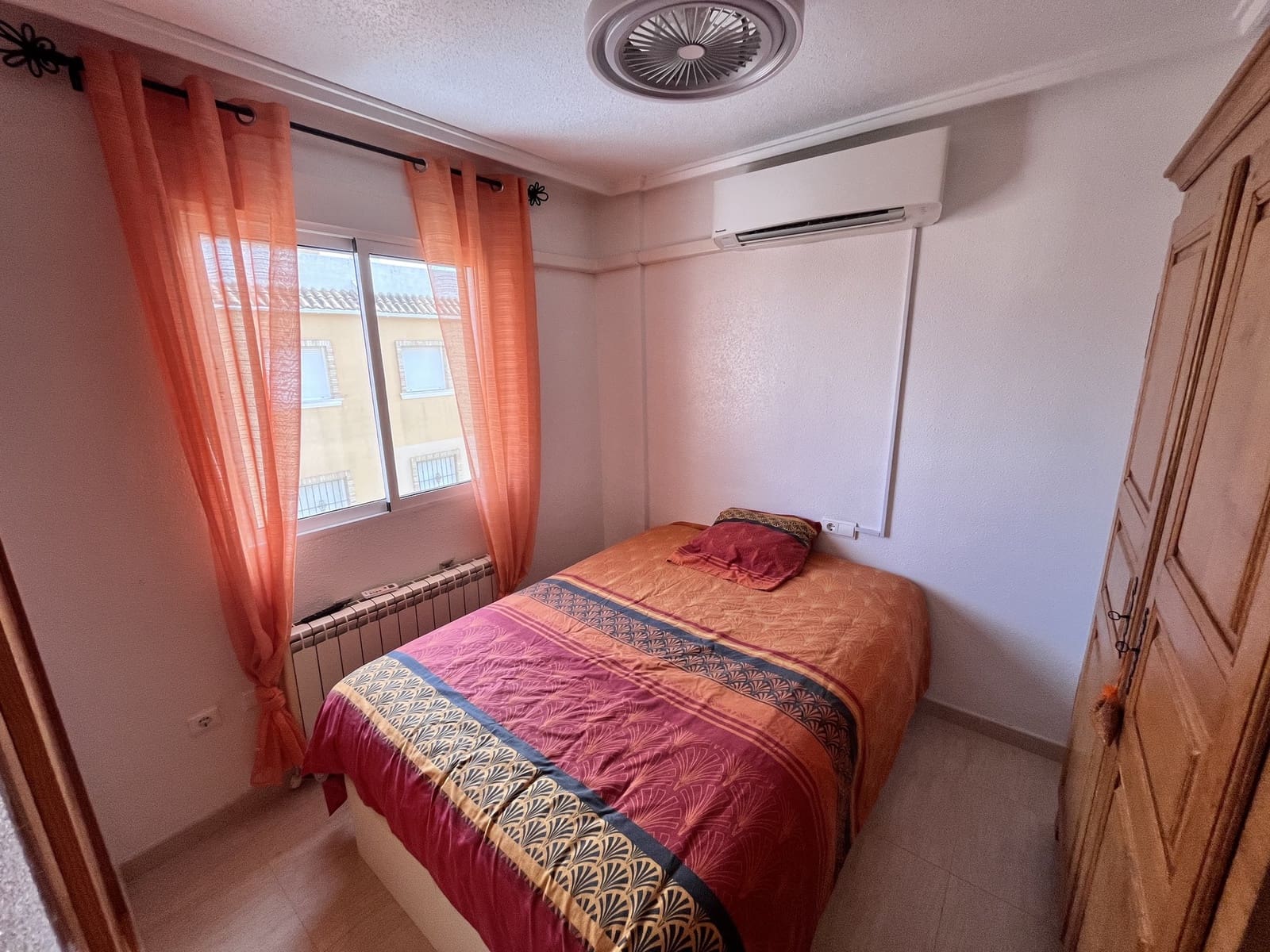 3 soverom Rekkehus til salgs i Ciudad Quesada med svømmebasseng garasje - € 279 000 (Ref: 9415121)