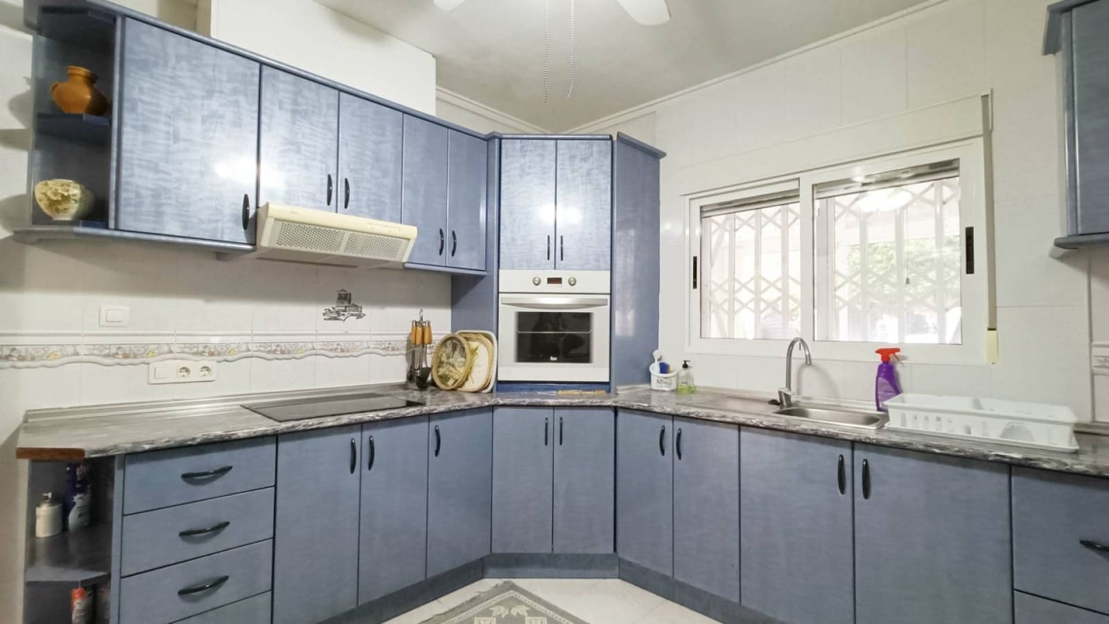 3 soveværelse Finca/Landehus til salg i Albatera med swimmingpool garage - € 259.950 (Ref: 9449711)