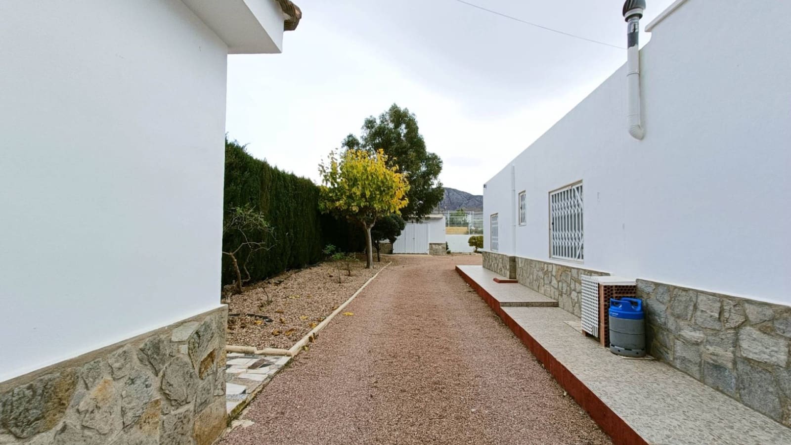 3 soveværelse Finca/Landehus til salg i Albatera med swimmingpool garage - € 259.950 (Ref: 9449711)