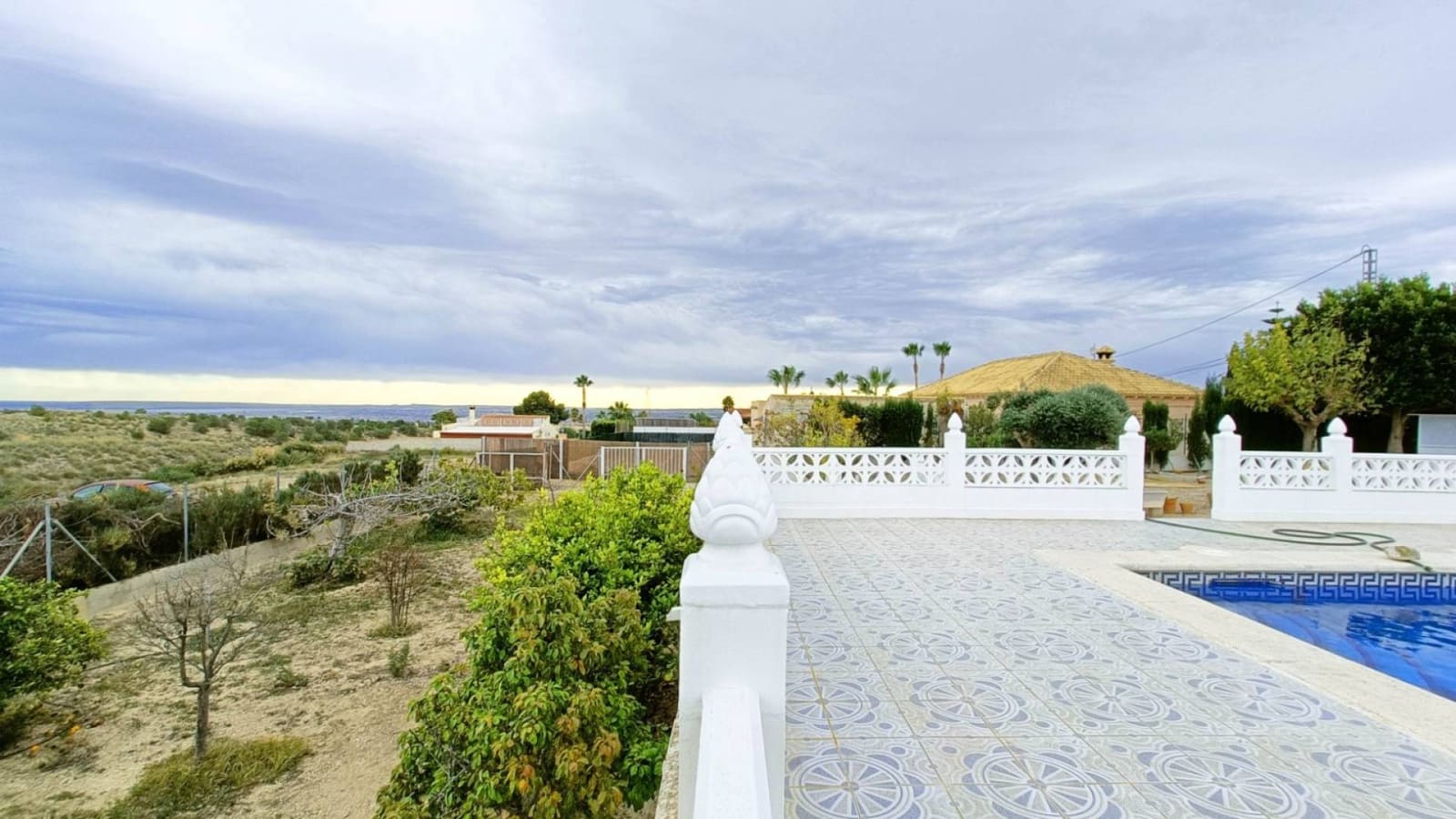 3 soveværelse Finca/Landehus til salg i Albatera med swimmingpool garage - € 259.950 (Ref: 9449711)