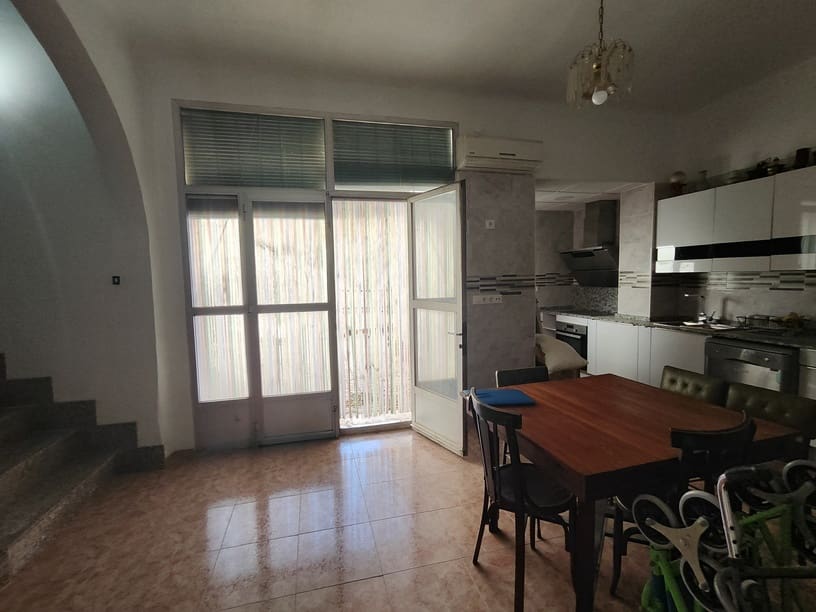 6 makuuhuone Rivitalo myytävänä paikassa La Nora - 220 000 € (Ref: 9622659)