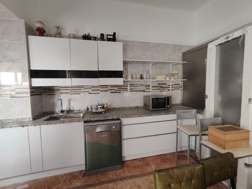 6 makuuhuone Rivitalo myytävänä paikassa La Nora - 220 000 € (Ref: 9622659)