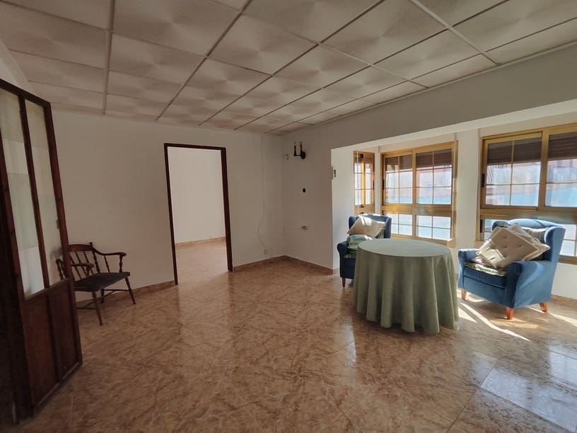 6 makuuhuone Rivitalo myytävänä paikassa La Nora - 220 000 € (Ref: 9622659)