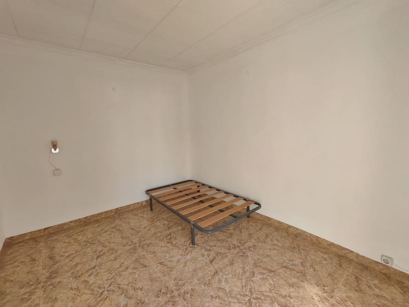 6 makuuhuone Rivitalo myytävänä paikassa La Nora - 220 000 € (Ref: 9622659)