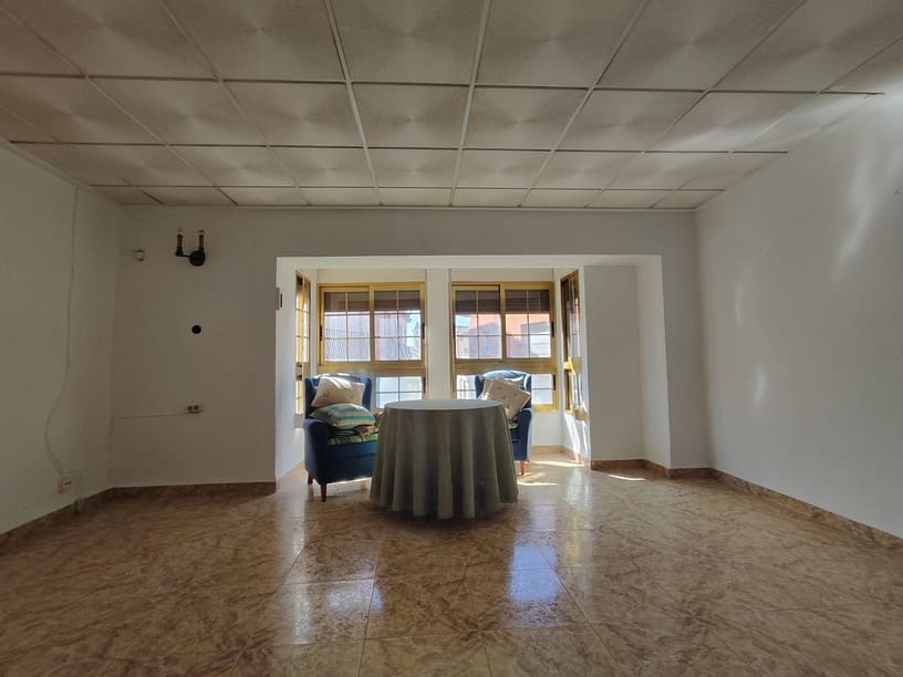 6 makuuhuone Rivitalo myytävänä paikassa La Nora - 220 000 € (Ref: 9622659)