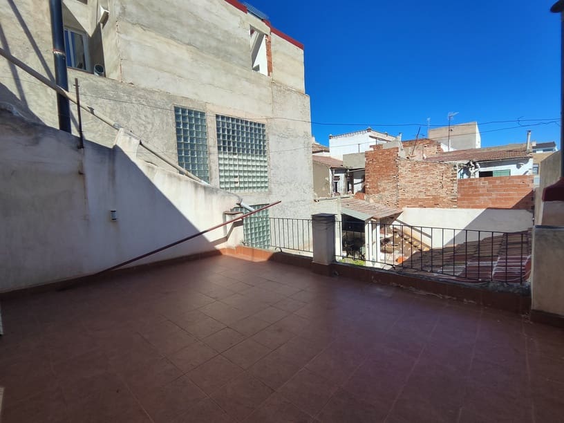 6 makuuhuone Rivitalo myytävänä paikassa La Nora - 220 000 € (Ref: 9622659)