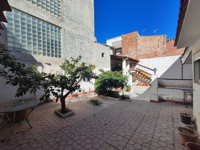 6 makuuhuone Rivitalo myytävänä paikassa La Nora - 220 000 € (Ref: 9622659)