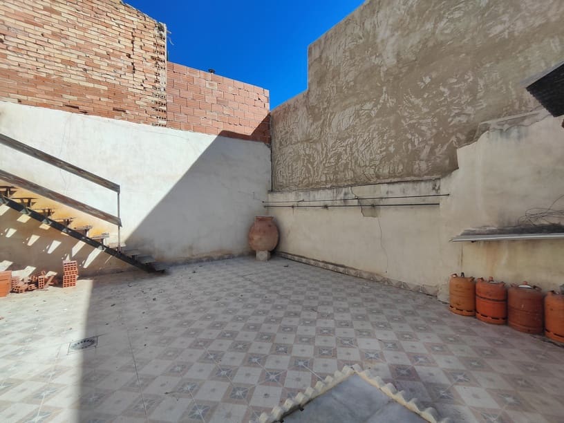 6 makuuhuone Rivitalo myytävänä paikassa La Nora - 220 000 € (Ref: 9622659)