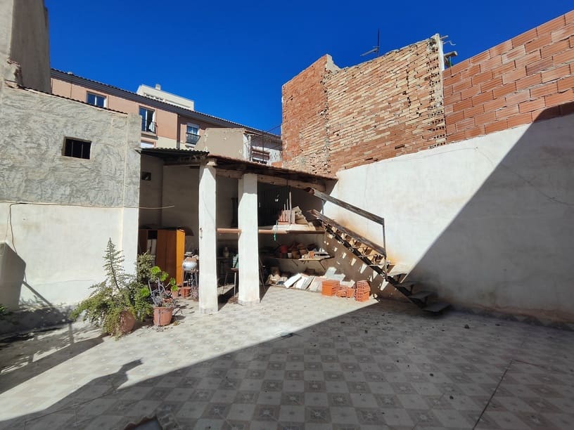 6 makuuhuone Rivitalo myytävänä paikassa La Nora - 220 000 € (Ref: 9622659)