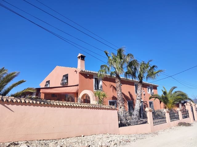 5 camera da letto Finca/Casa di Campagna in vendita in La Romana con piscina - 575.000 € (Rif: 9675054)