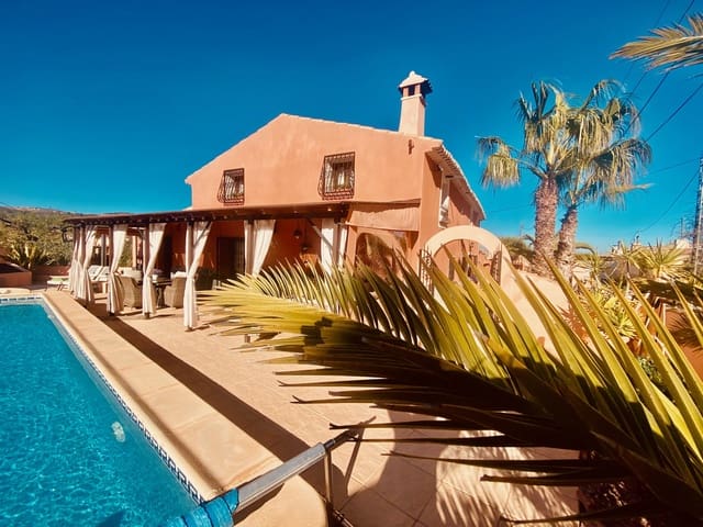 5 camera da letto Finca/Casa di Campagna in vendita in La Romana con piscina - 575.000 € (Rif: 9675054)