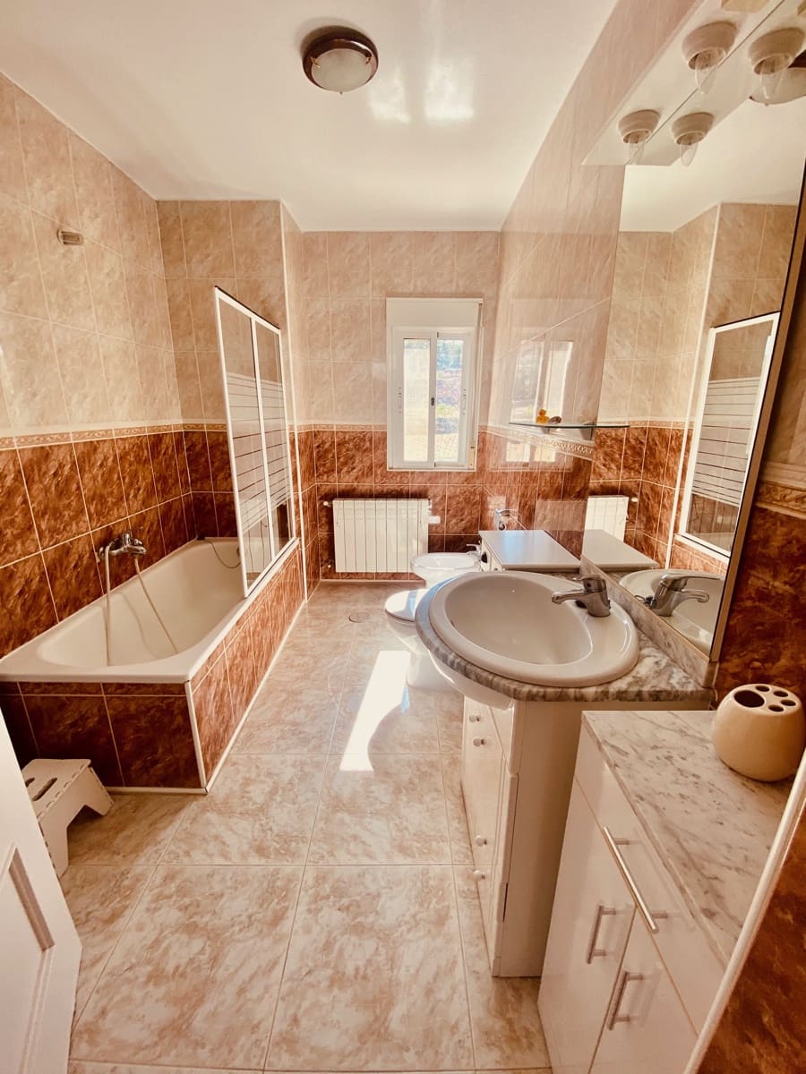 5 Zimmer Villa zu verkaufen in Barbarroja mit Pool Garage - 475.000 € (Ref: 9713608)