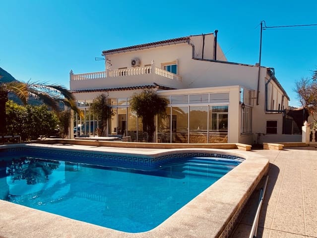 Chalet de 5 habitaciones en Barbarroja, Orihuela en venta con piscina garaje - 475.000 € (Ref: 9713608)