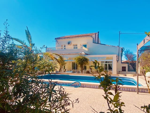 Chalet de 5 habitaciones en Barbarroja, Orihuela en venta con piscina garaje - 475.000 € (Ref: 9713608)