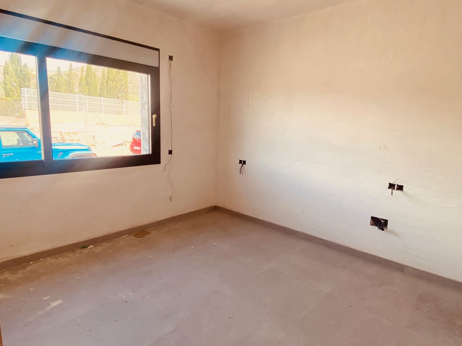 3 makuuhuone Huvila myytävänä paikassa Macisvenda mukana uima-altaan 
autotalli - 419 950 € (Ref: 9778972)