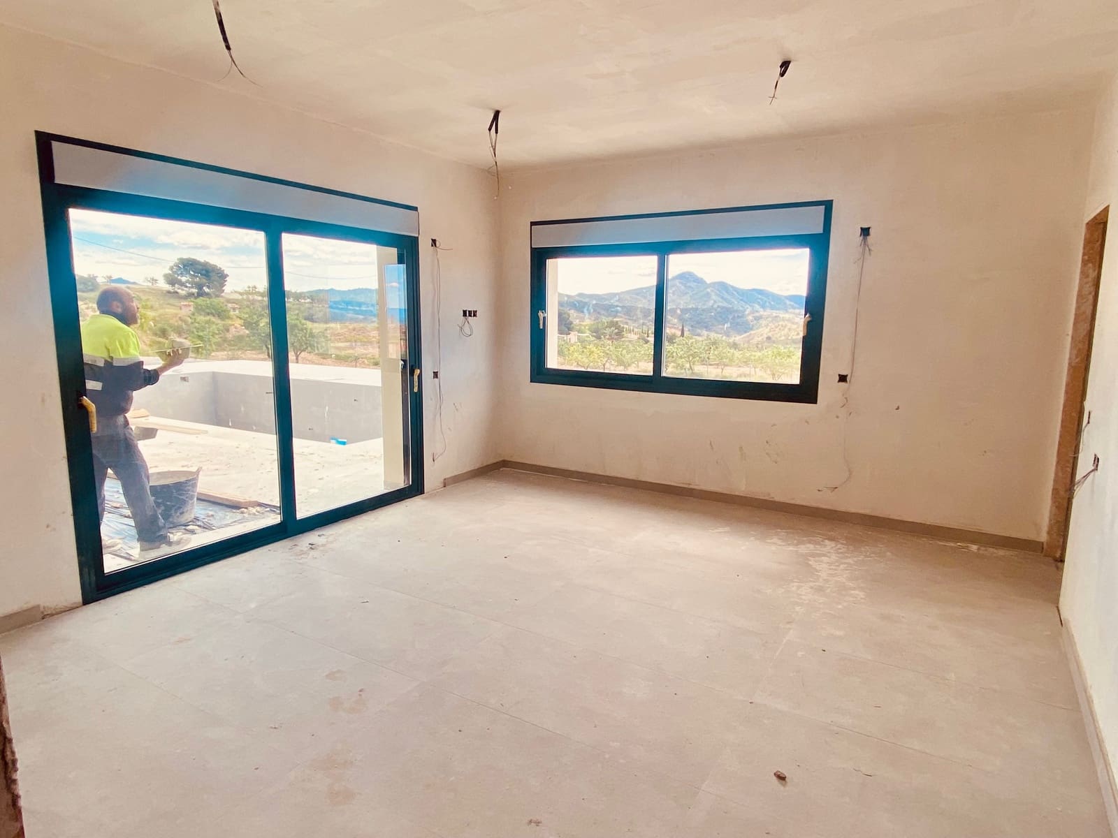 3 makuuhuone Huvila myytävänä paikassa Macisvenda mukana uima-altaan 
autotalli - 419 950 € (Ref: 9778972)