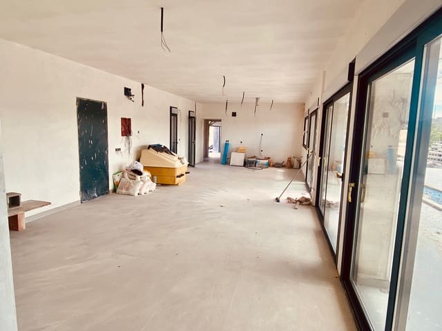 3 makuuhuone Huvila myytävänä paikassa Macisvenda, Abanilla mukana uima-altaan 
autotalli - 419 950 € (Ref: 9778972)