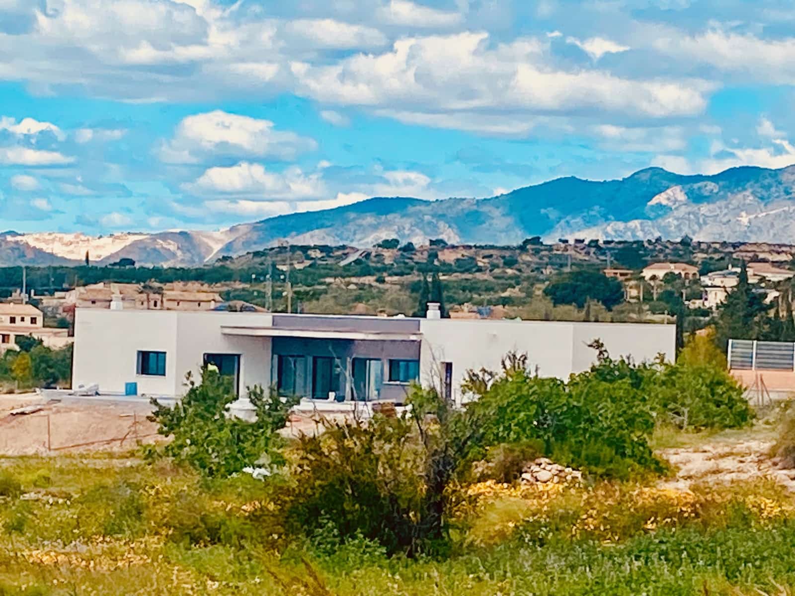 3 makuuhuone Huvila myytävänä paikassa Macisvenda mukana uima-altaan 
autotalli - 419 950 € (Ref: 9778972)