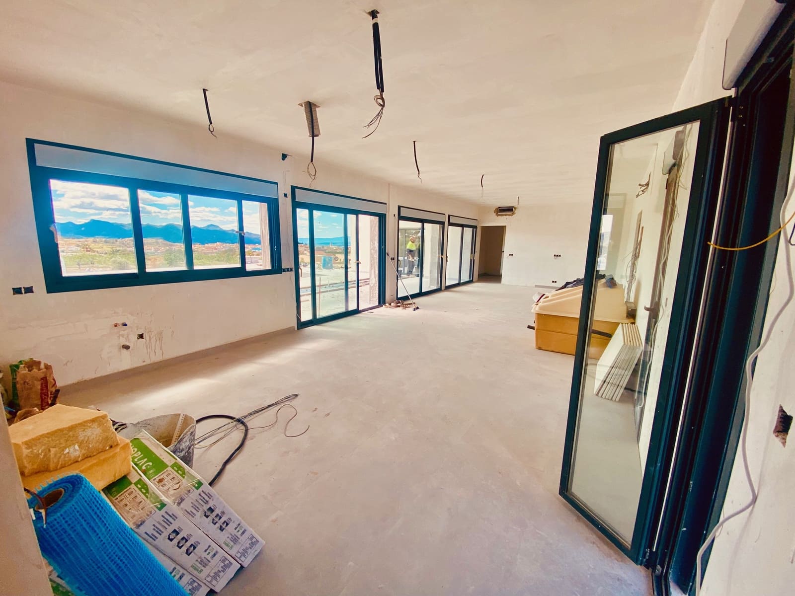 3 makuuhuone Huvila myytävänä paikassa Macisvenda mukana uima-altaan 
autotalli - 419 950 € (Ref: 9778972)