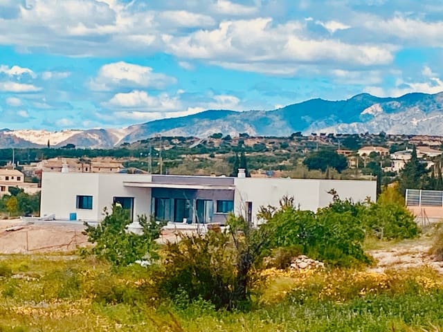 3 makuuhuone Huvila myytävänä paikassa Macisvenda, Abanilla mukana uima-altaan 
autotalli - 419 950 € (Ref: 9778972)