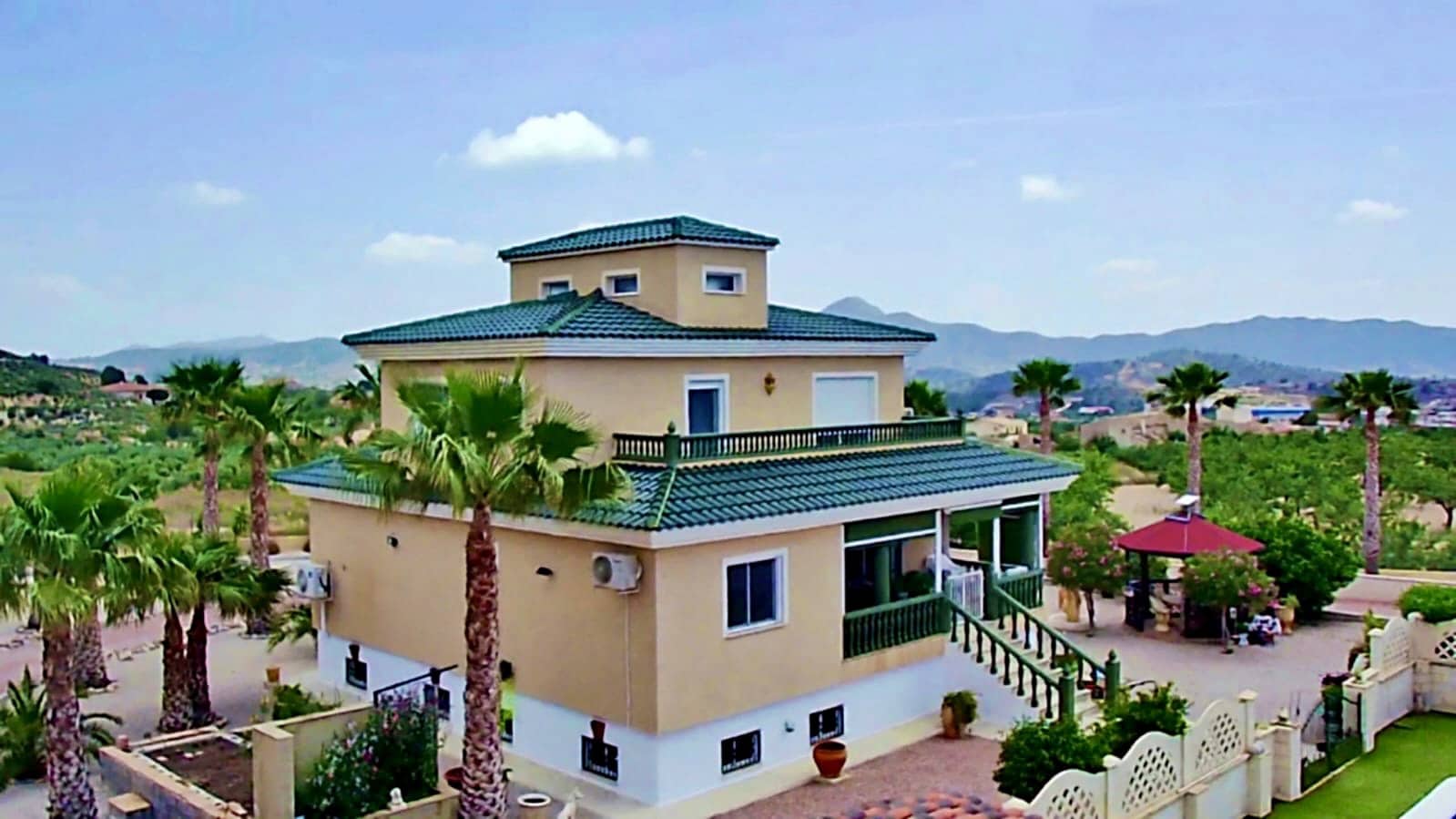 4 sovrum Villa till salu i Macisvenda med pool garage - 475 000 € (Ref: 9814997)