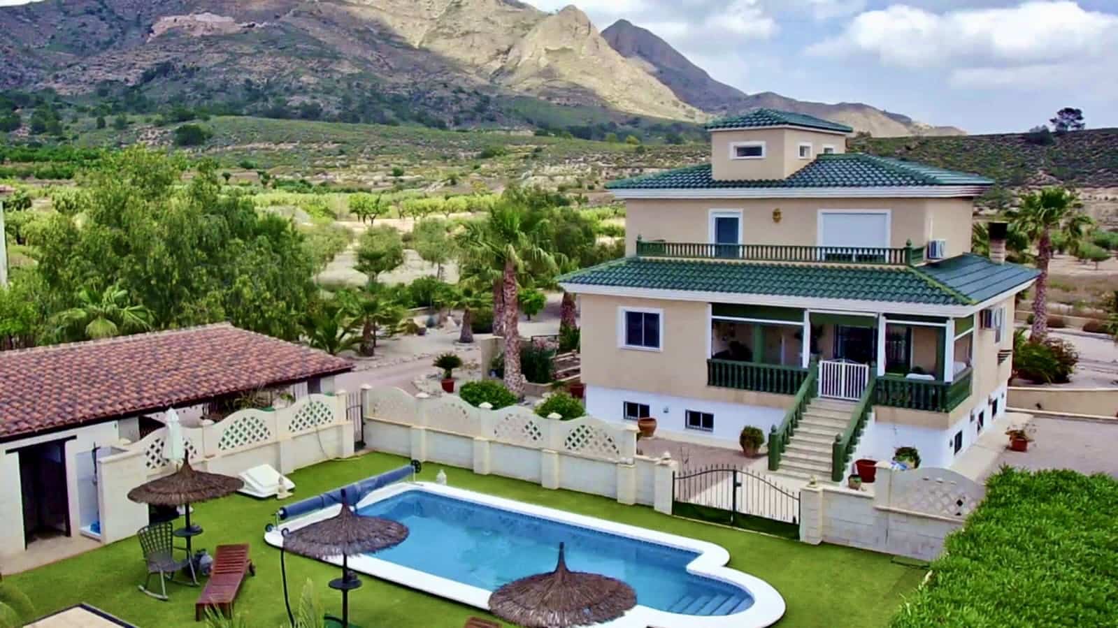 4 sovrum Villa till salu i Macisvenda med pool garage - 475 000 € (Ref: 9814997)
