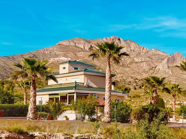 4 sovrum Villa till salu i Macisvenda, Abanilla med pool garage - 475 000 € (Ref: 9814997)