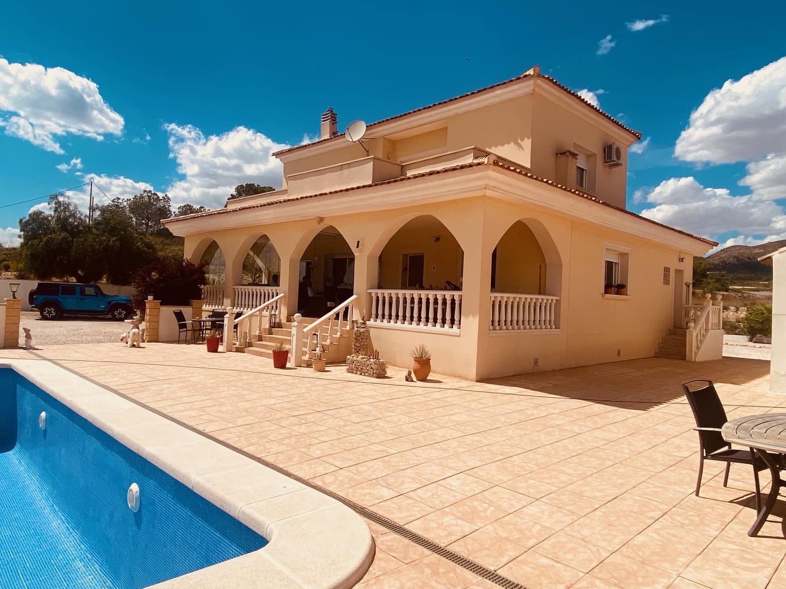 Chalet de 4 habitaciones en Macisvenda en venta con piscina garaje - 479.000 € (Ref: 9825741)