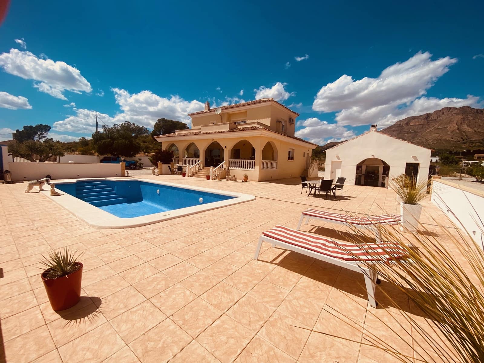 Chalet de 4 habitaciones en Macisvenda en venta con piscina garaje - 479.000 € (Ref: 9825741)